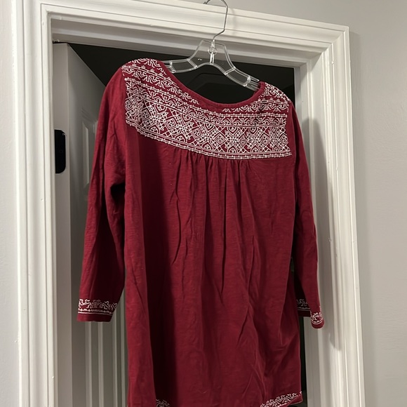 Lucky Brand top with lovely stitching - Picture 5 of 6